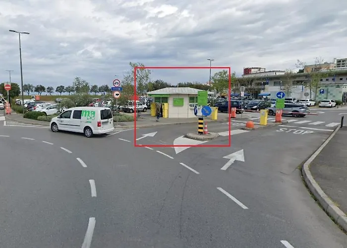 Old Town Apartment *